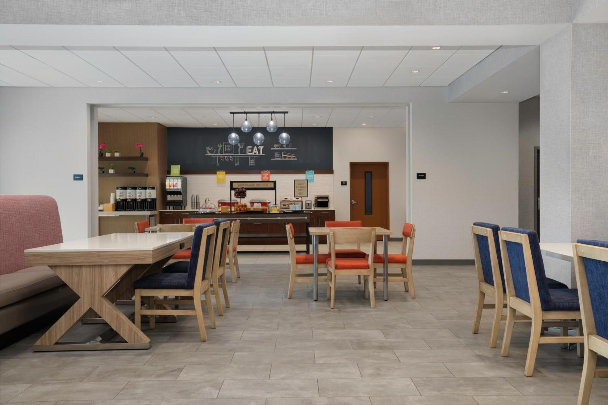 Hampton Inn By Hilton Cornwall Buitenkant foto