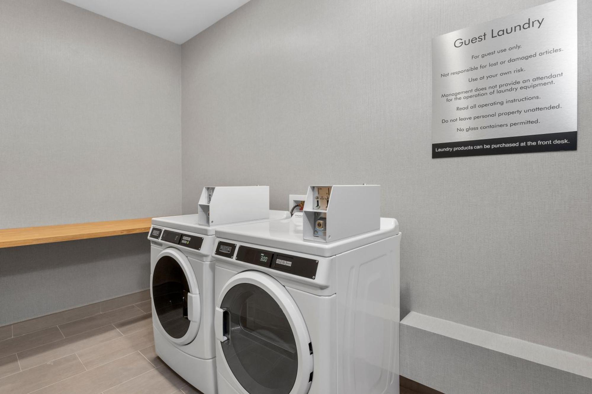 Hampton Inn By Hilton Cornwall Buitenkant foto