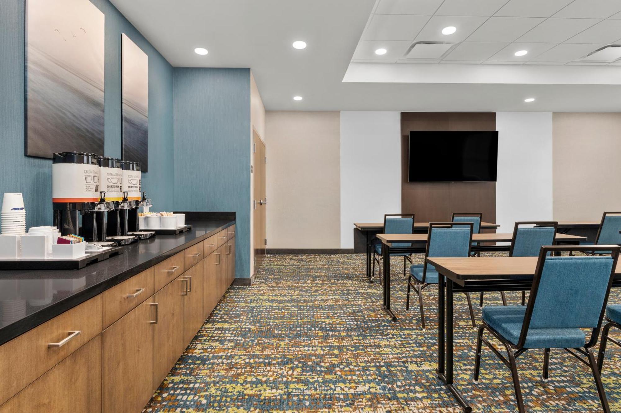Hampton Inn By Hilton Cornwall Buitenkant foto